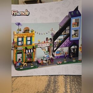 Lego FRIENDS Unity Street Colorful Building Set with Yellow and Purple. Retired